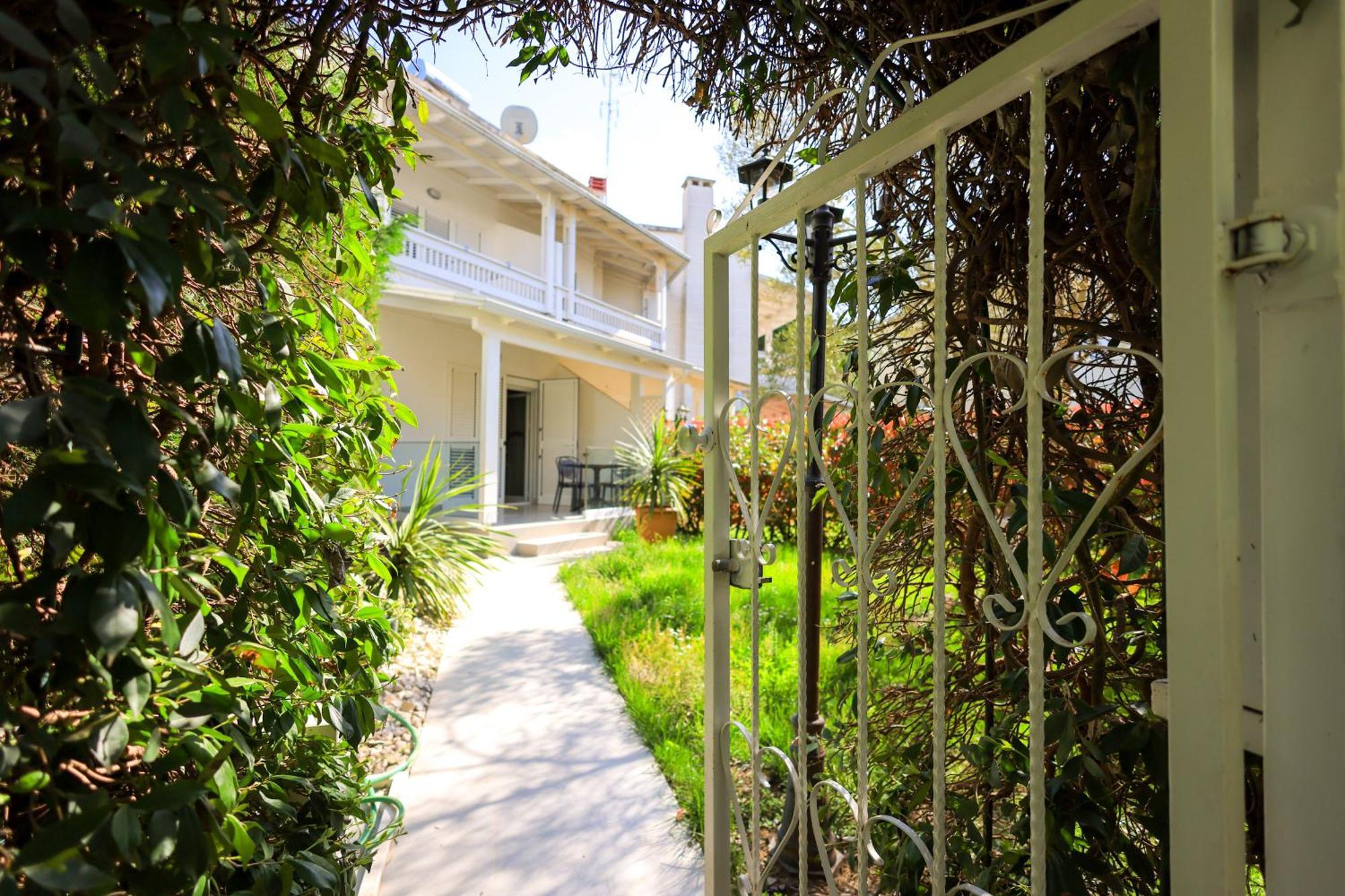 Grandstay Villa Perla Resort Durrës Exterior foto